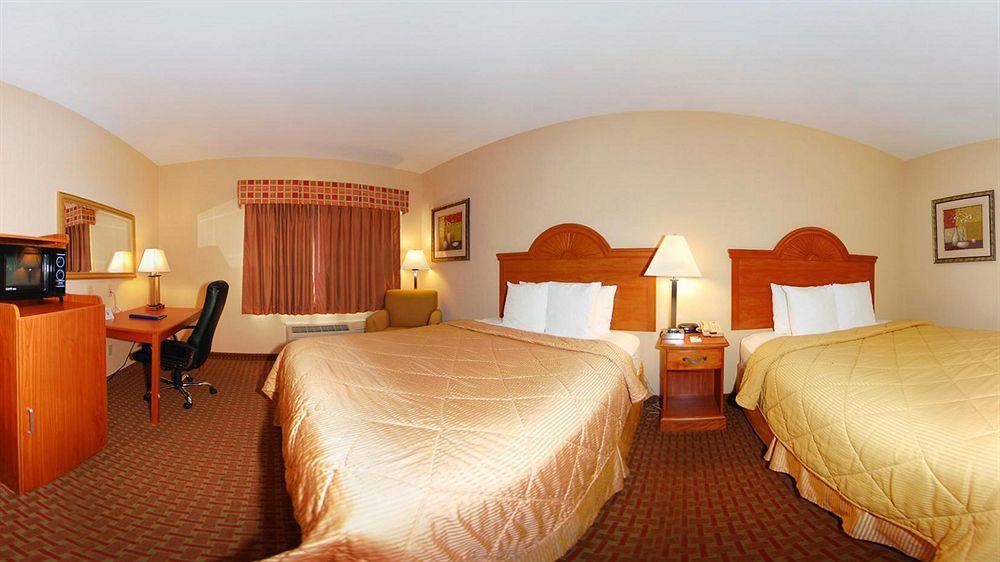 Hotel Super 8 By Wyndham Great Bend Exterior foto