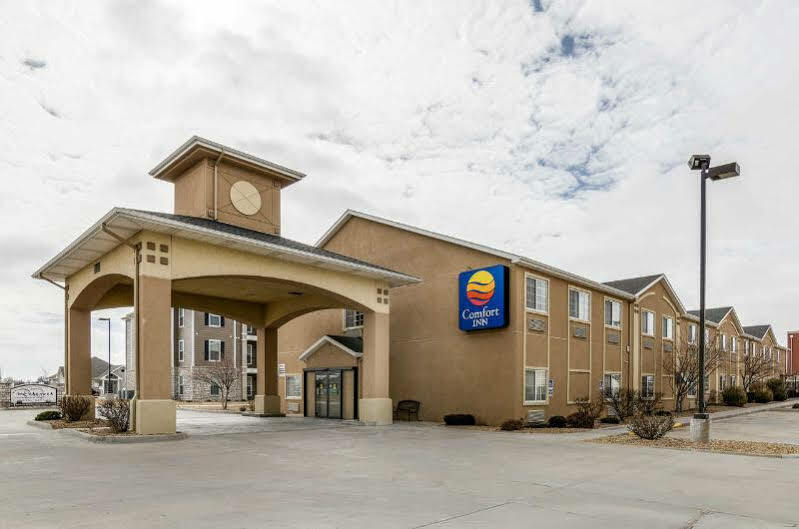 Hotel Super 8 By Wyndham Great Bend Exterior foto