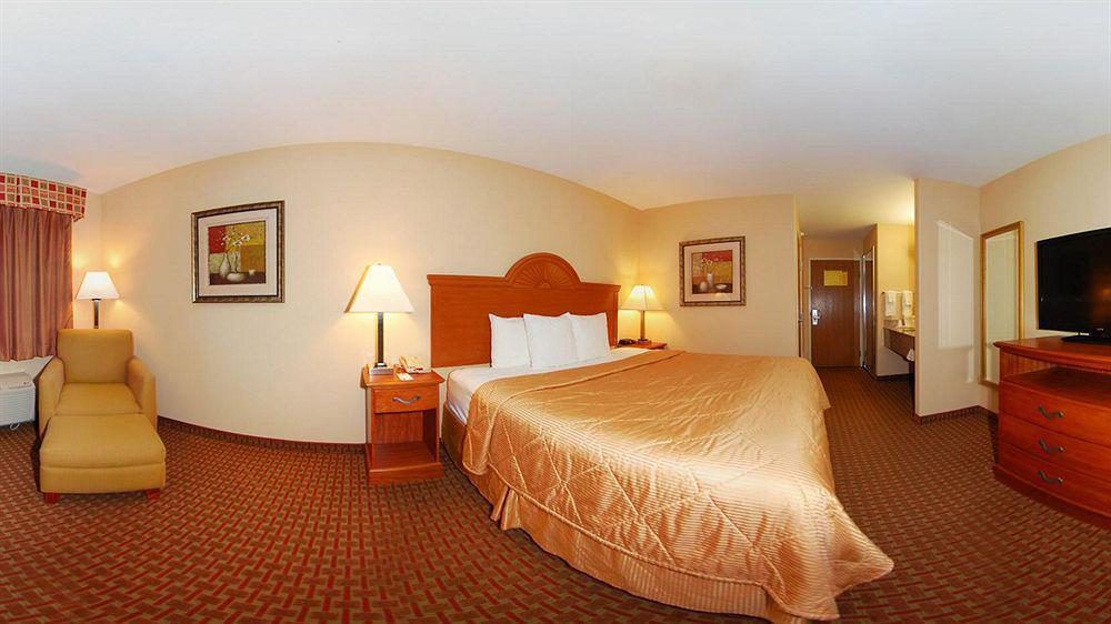 Hotel Super 8 By Wyndham Great Bend Exterior foto