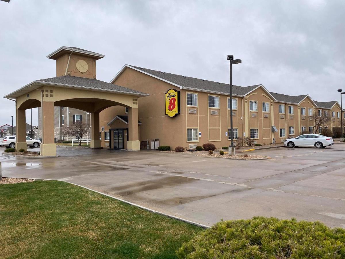 Hotel Super 8 By Wyndham Great Bend Exterior foto